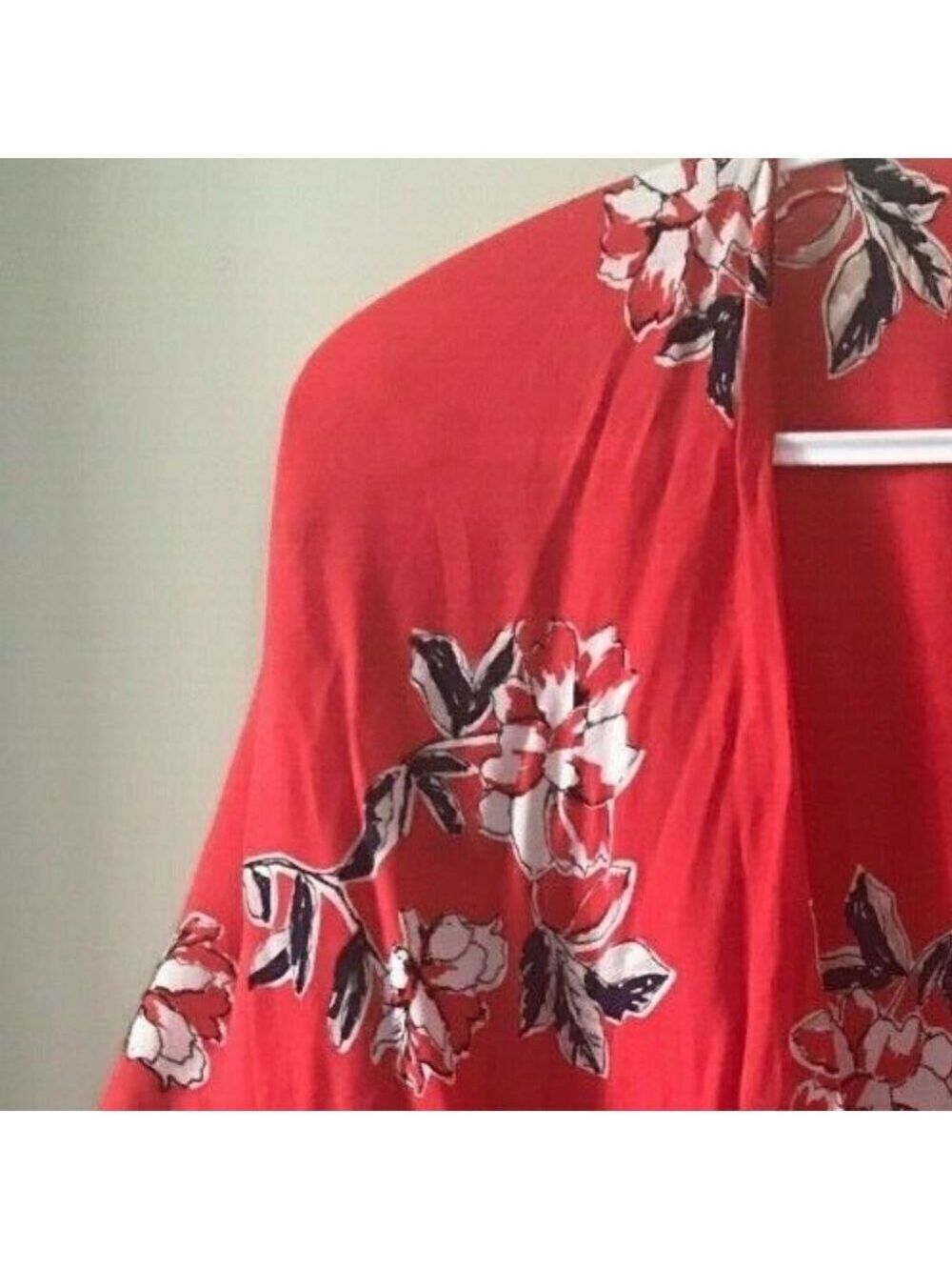Le Chateau Floral Print Viscose Orange Kimono NWOT - Picture 2 of 3